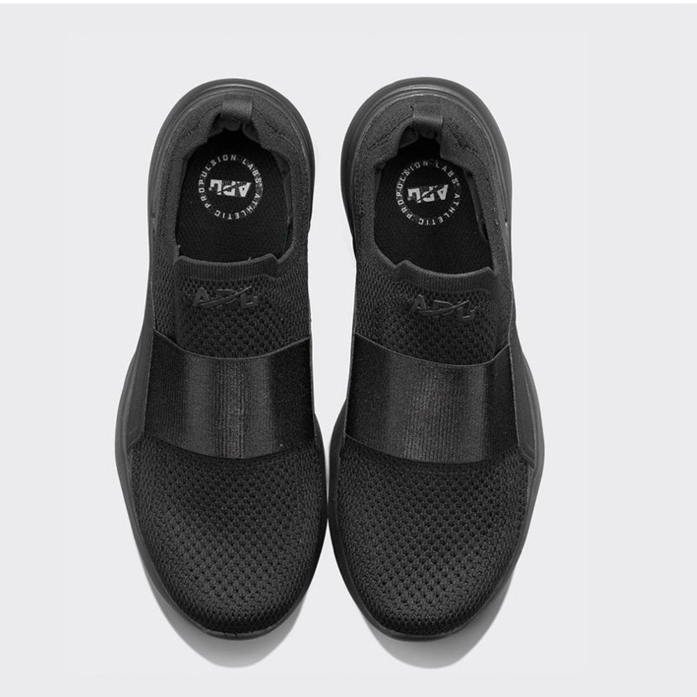APL TechLoom Bliss Black Slip-On Sneakers size 11 Women/9.5 Men GUC